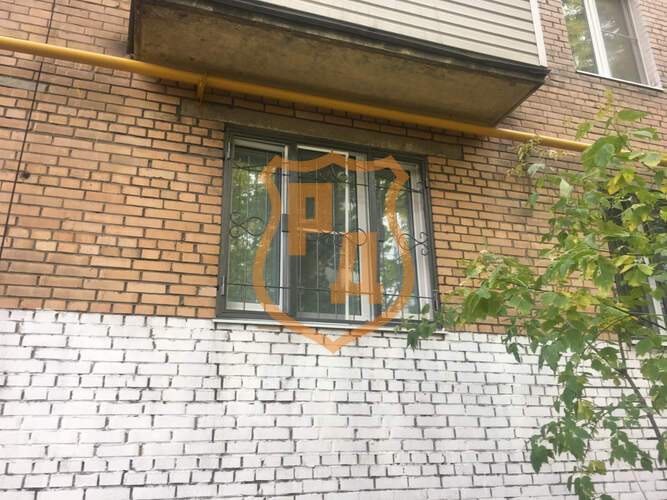 сварная распашная решетка на окно